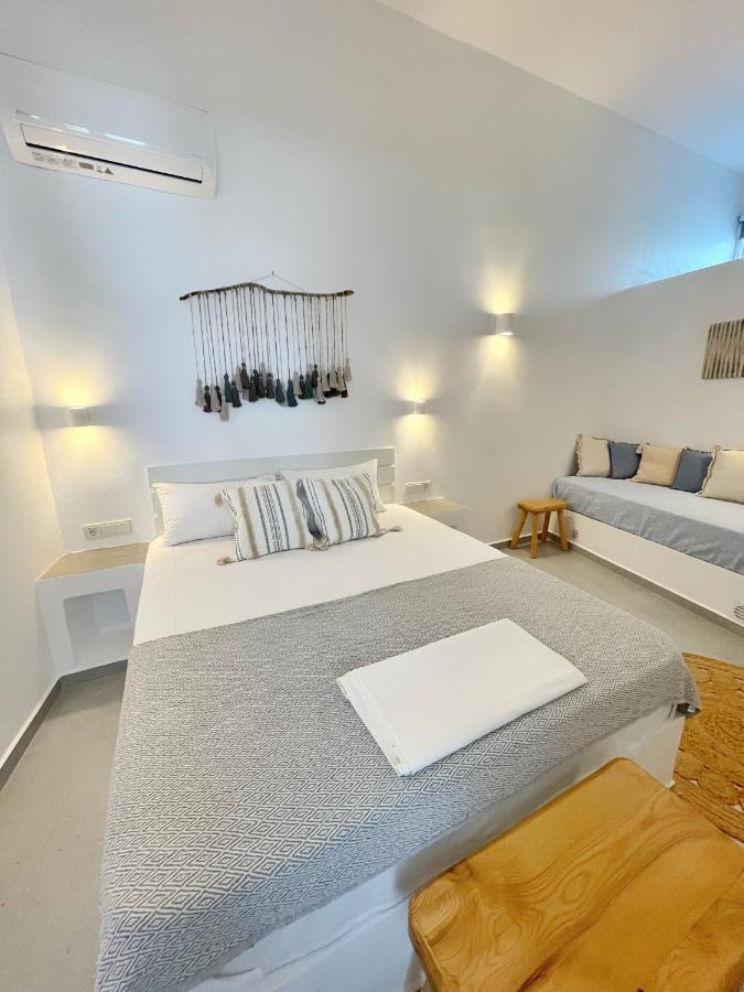 Kirki Rooms By The Sea Parikia  Exterior photo